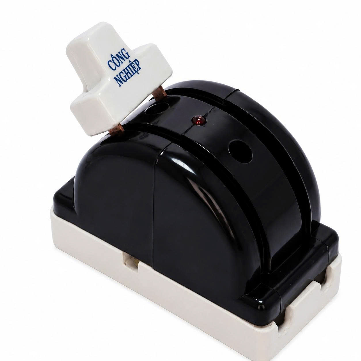 Cầu dao CN 100A2F Đão Fic